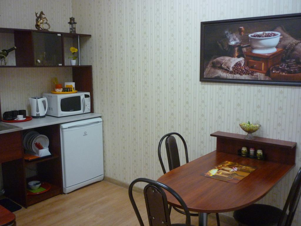 Hostel 3 Stars Na Oktyabryskoy วีเต็บส์ ภายนอก รูปภาพ