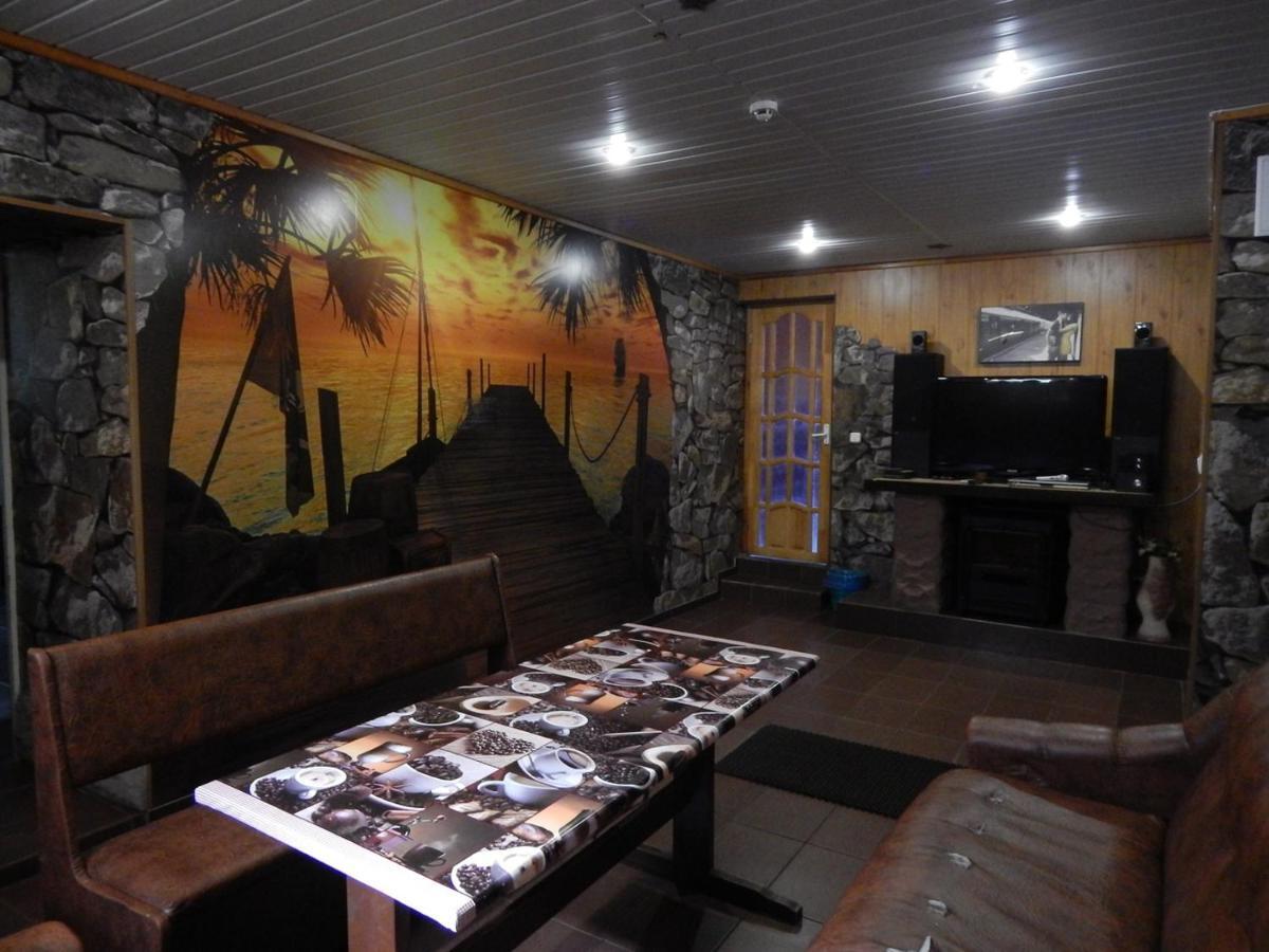 Hostel 3 Stars Na Oktyabryskoy วีเต็บส์ ภายนอก รูปภาพ